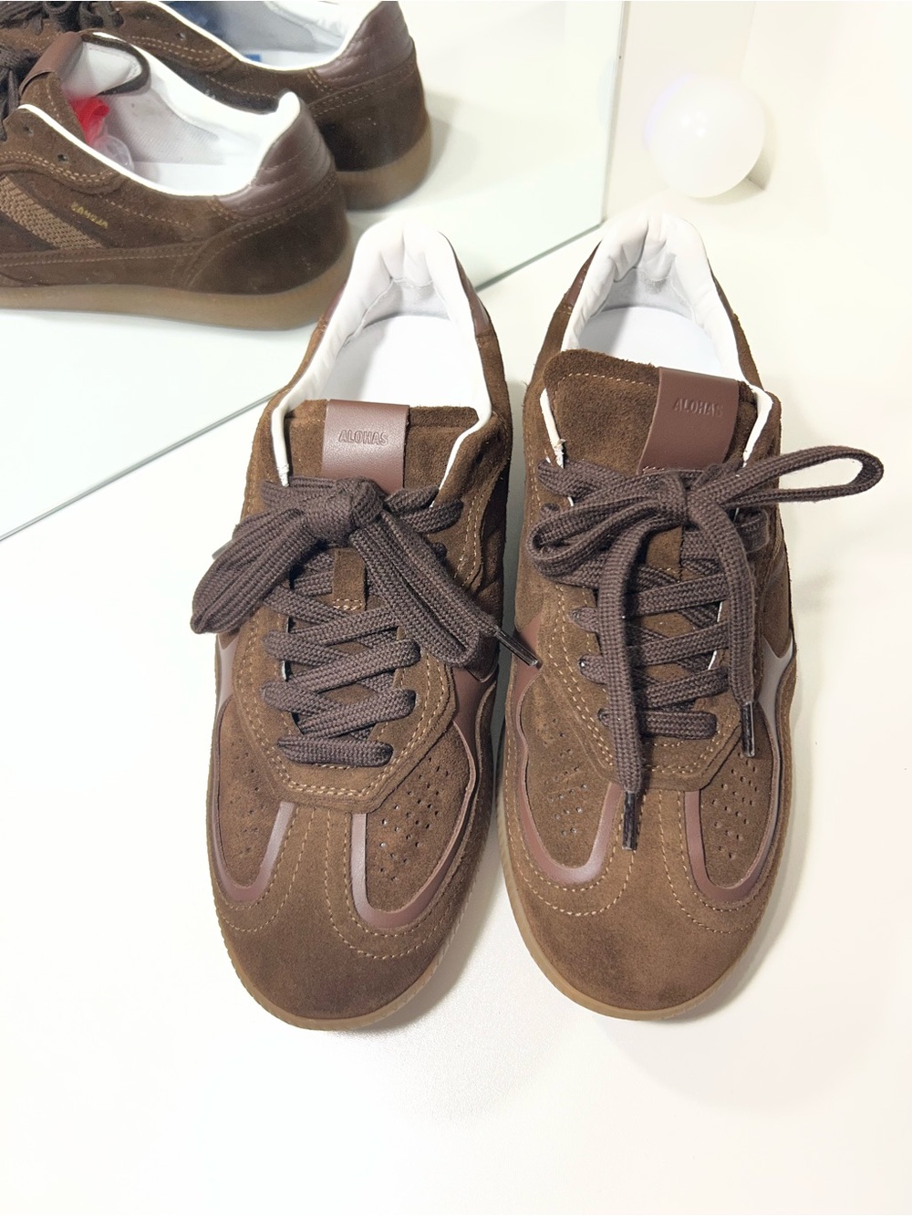 NWOT alohas 490 Rife Chocolate Brown women’s Sneakers size 9 - Picture 2 of 11